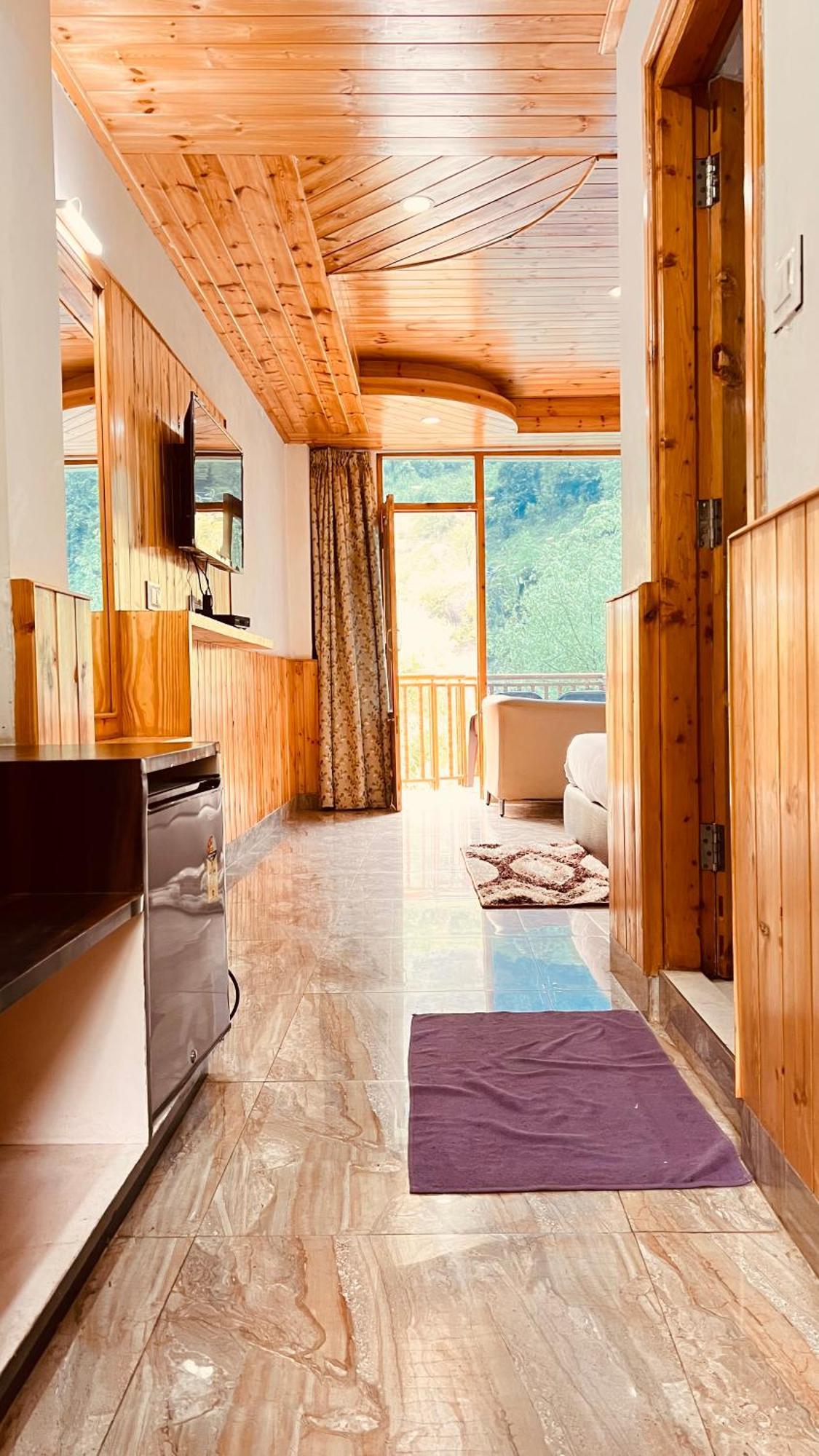 Himalayan Hill Queen Resort, Manali M98160-43400 Екстер'єр фото