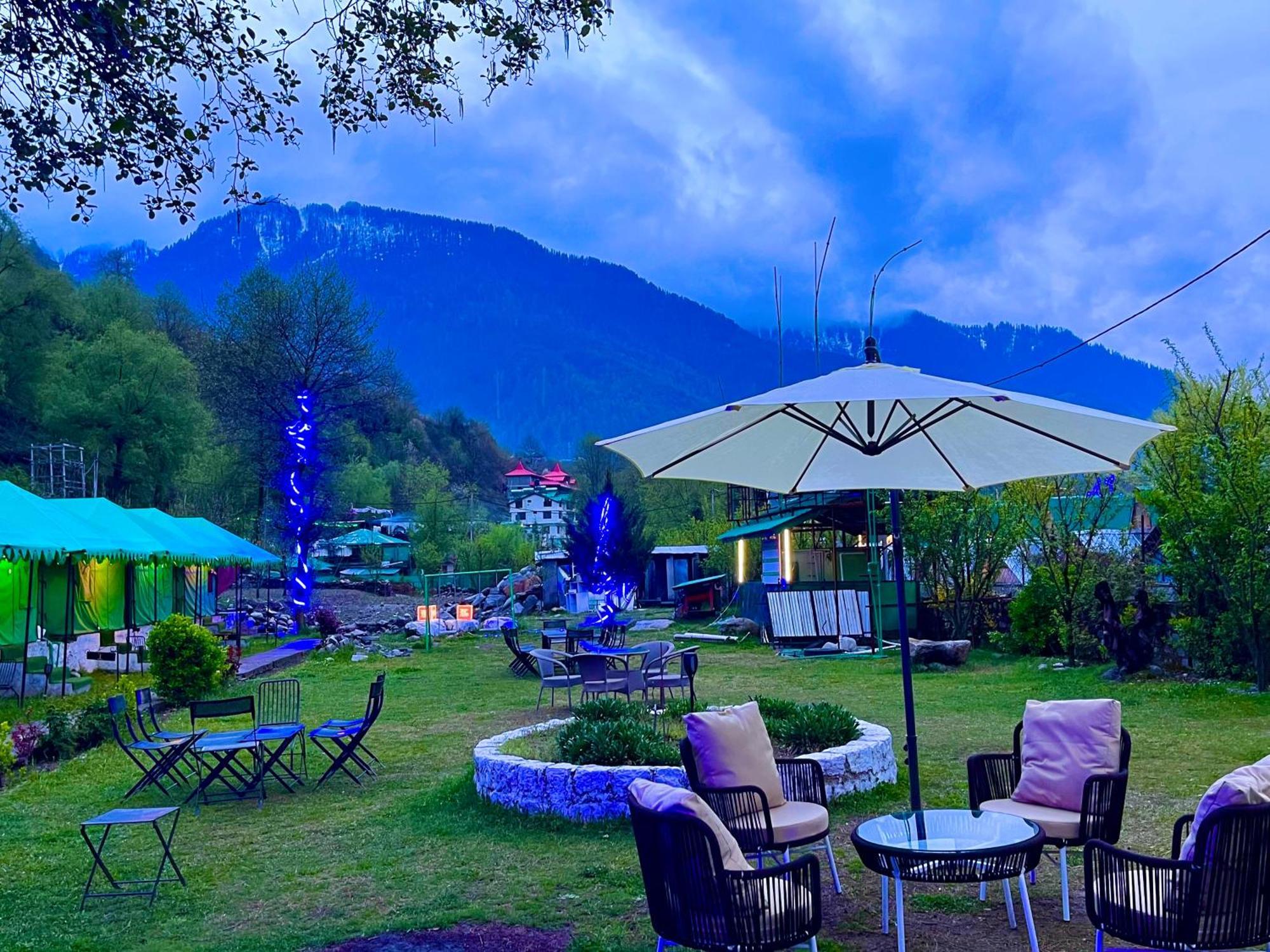 Himalayan Hill Queen Resort, Manali M98160-43400 Екстер'єр фото