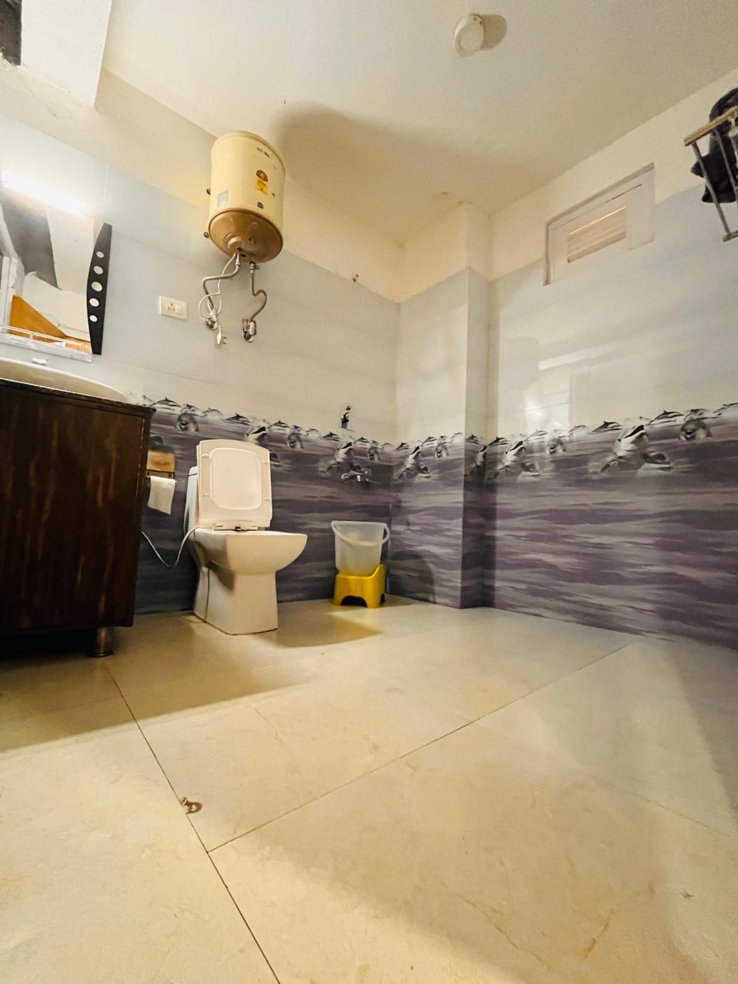 Himalayan Hill Queen Resort, Manali M98160-43400 Екстер'єр фото