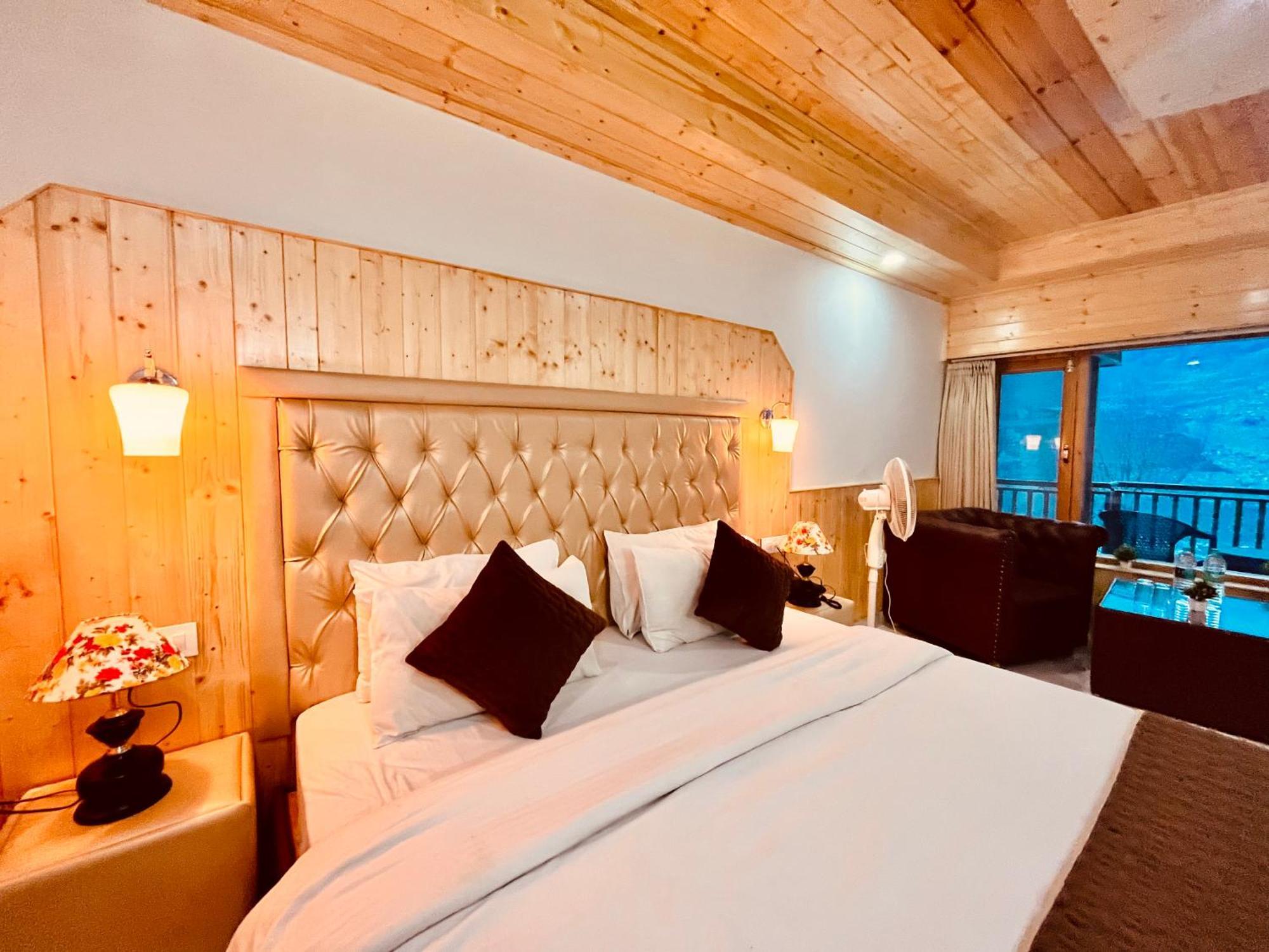 Himalayan Hill Queen Resort, Manali M98160-43400 Екстер'єр фото