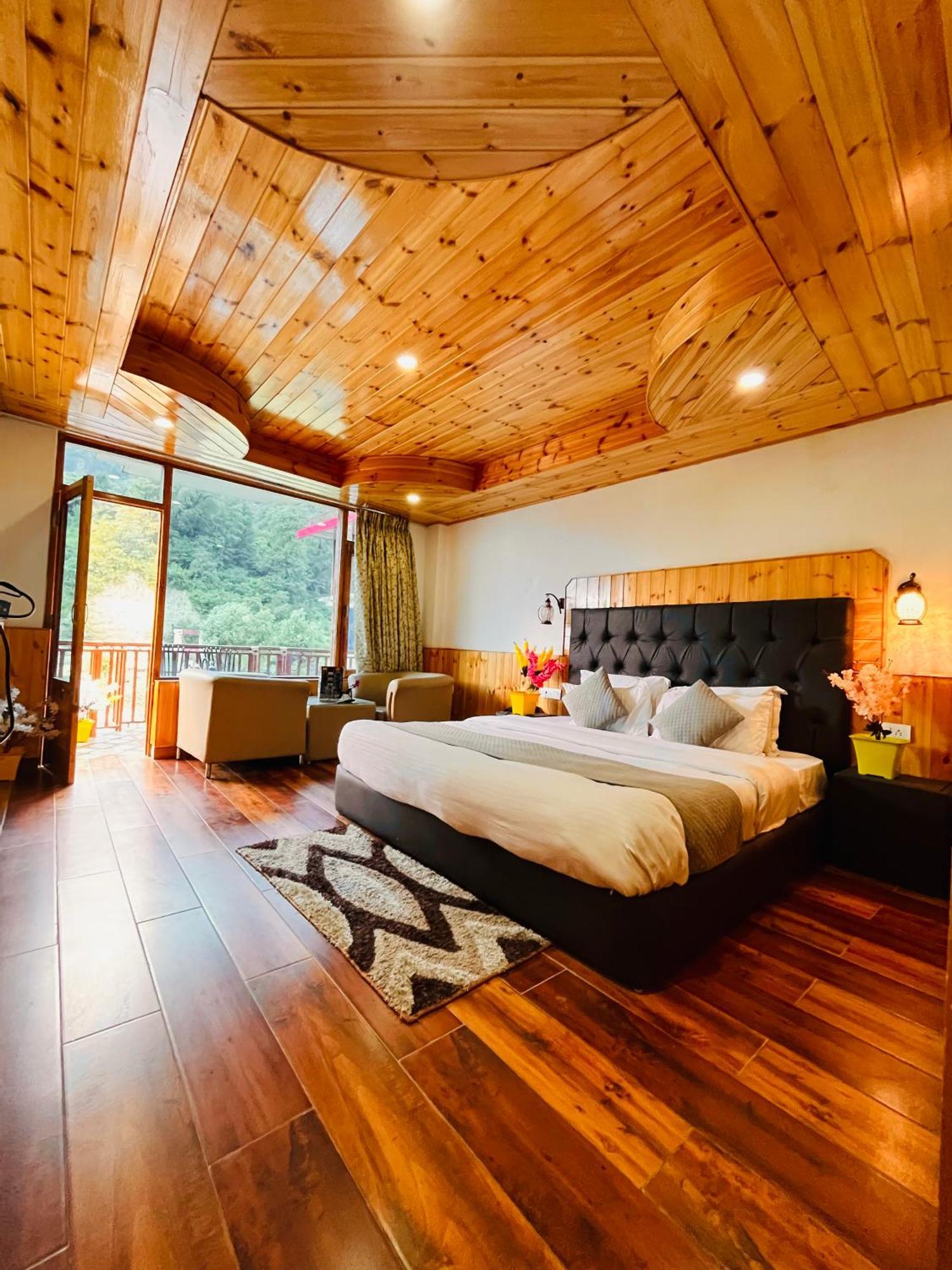 Himalayan Hill Queen Resort, Manali M98160-43400 Екстер'єр фото