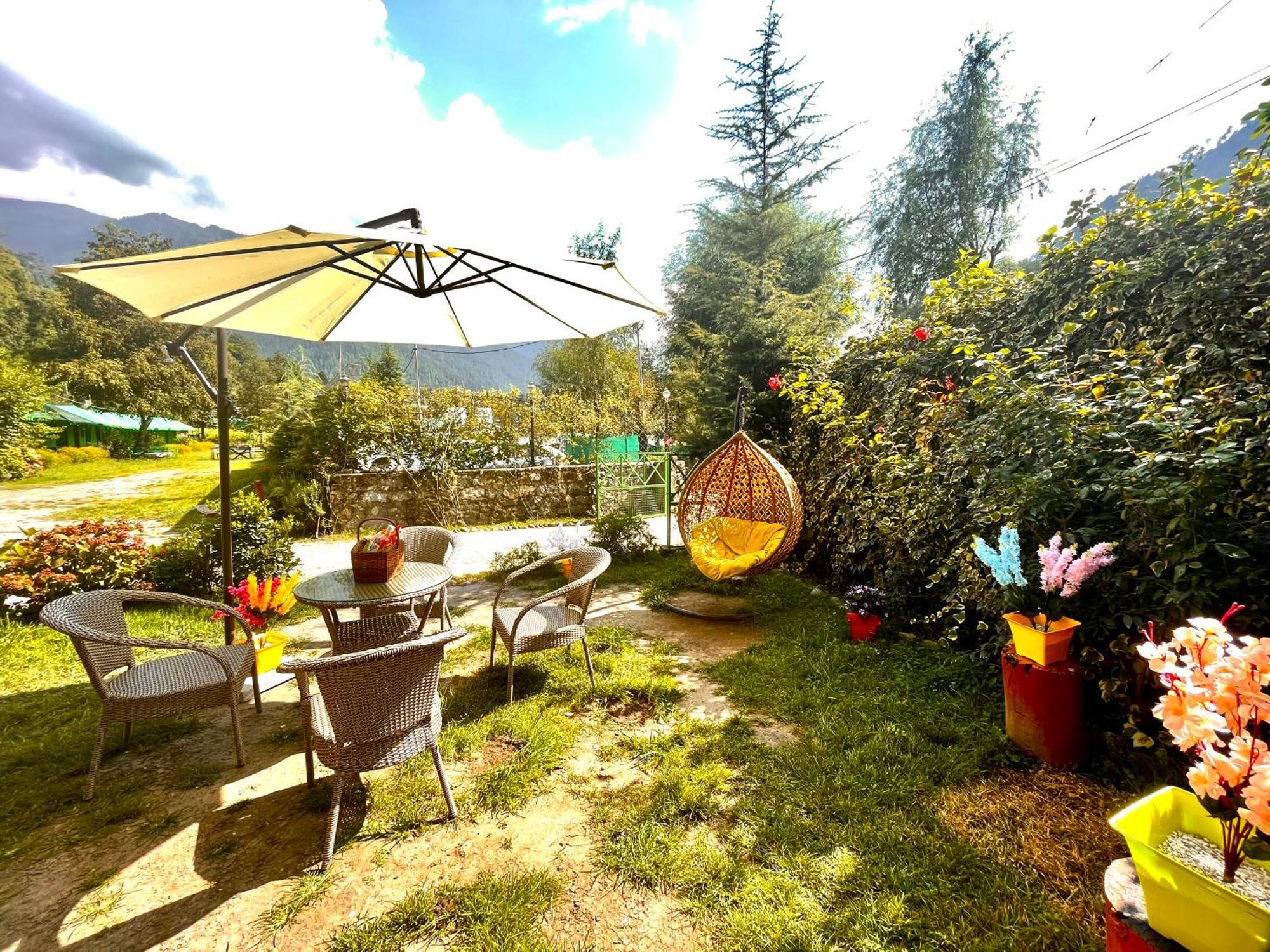 Himalayan Hill Queen Resort, Manali M98160-43400 Екстер'єр фото