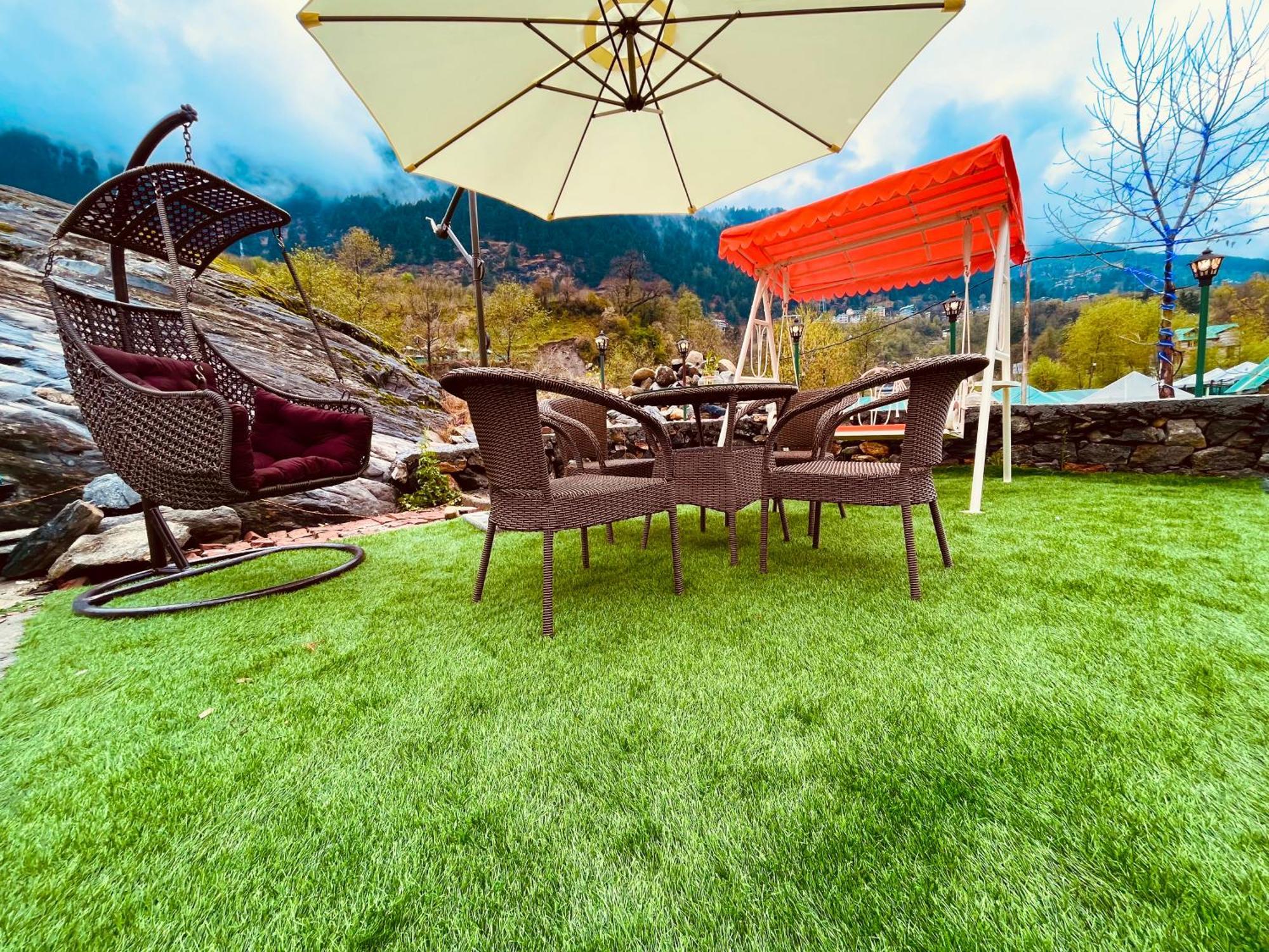 Himalayan Hill Queen Resort, Manali M98160-43400 Екстер'єр фото